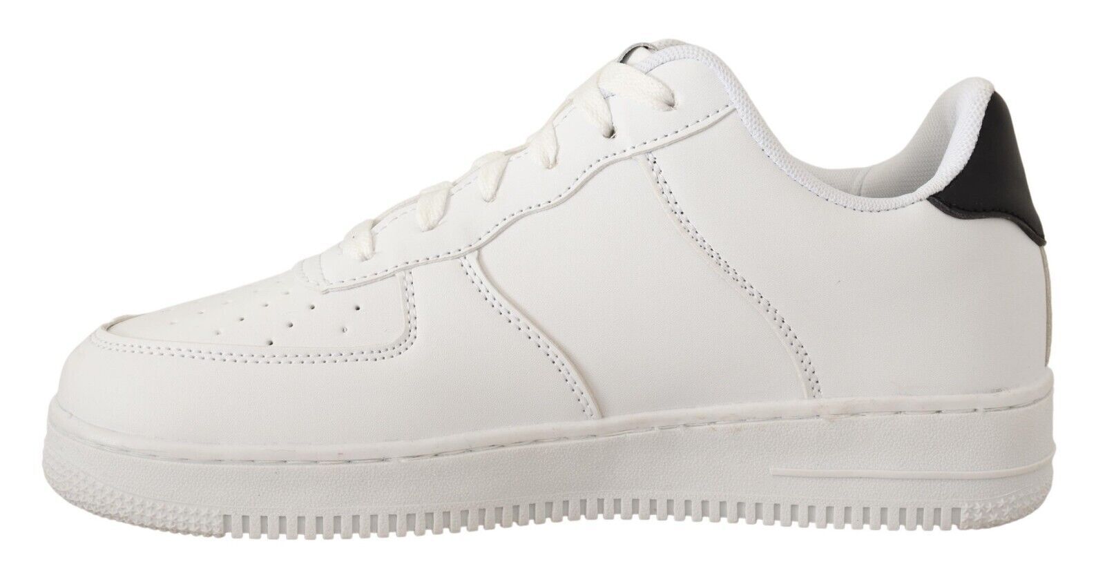 Chic White Leather Low Top Sneakers