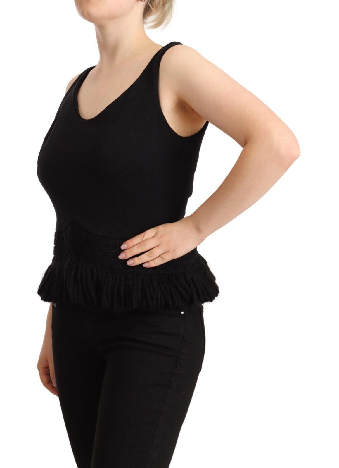 Chic Sleeveless Designer Tank Top in Black