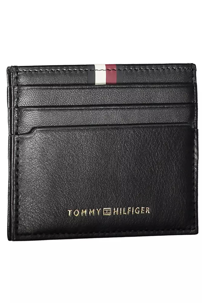 Sleek Black Leather Card Holder with Contrasting Detail