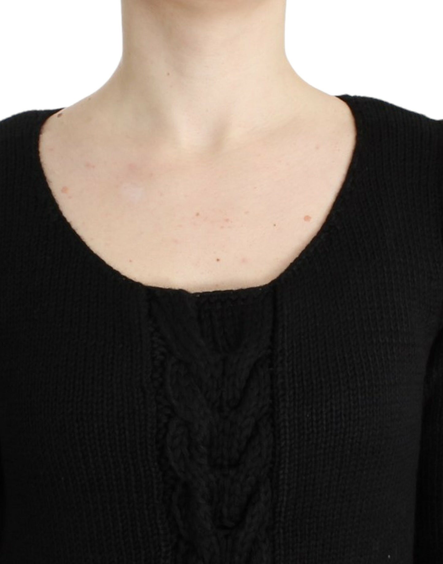 Alluring Black Knitted Crew Neck Sweater