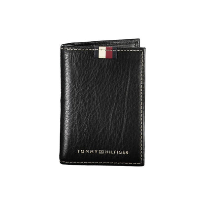 Elegant Leather Card Holder with Contrast Detailing