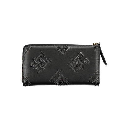 Elegant Zip Wallet with Contrasting Accents