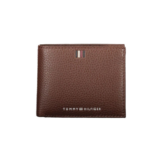 Elegant Leather Wallet with Contrast Details